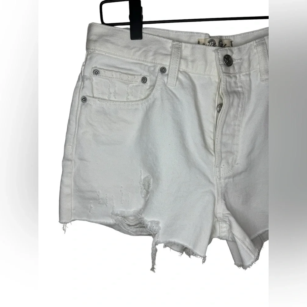 Free People We The Free Sophia Distressed Shorts Size 28 White